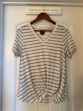 Bobeau Striped Knot Front Tee – V-Neck Short Sleeve Top – Size M